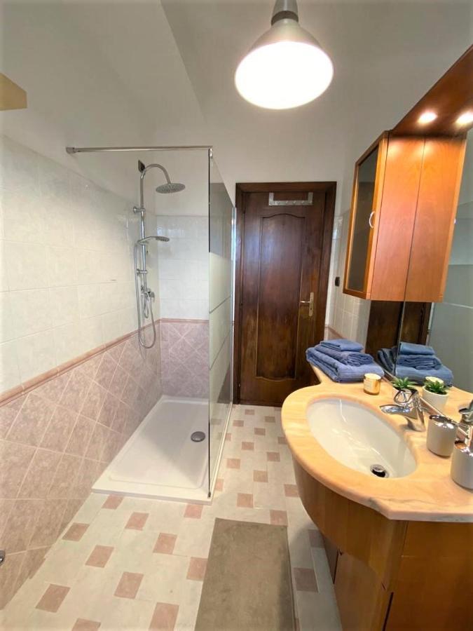 Casa Viola A 900 Mt Dalla Staz. Centrale Пескара Екстериор снимка