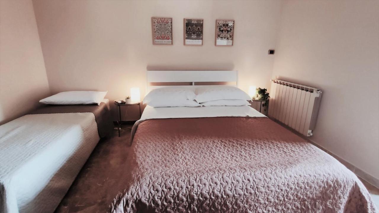 Casa Viola A 900 Mt Dalla Staz. Centrale Пескара Екстериор снимка