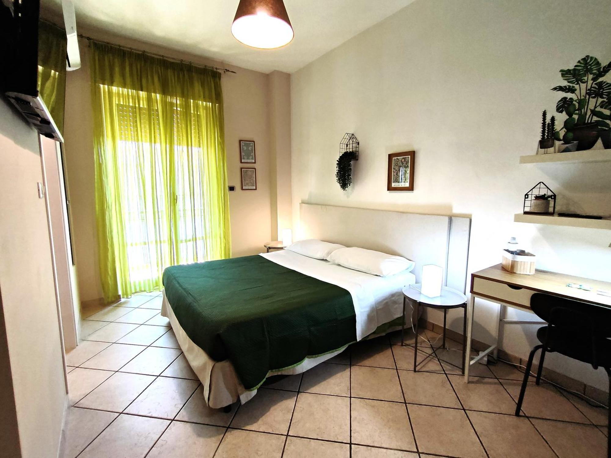 Casa Viola A 900 Mt Dalla Staz. Centrale Пескара Екстериор снимка
